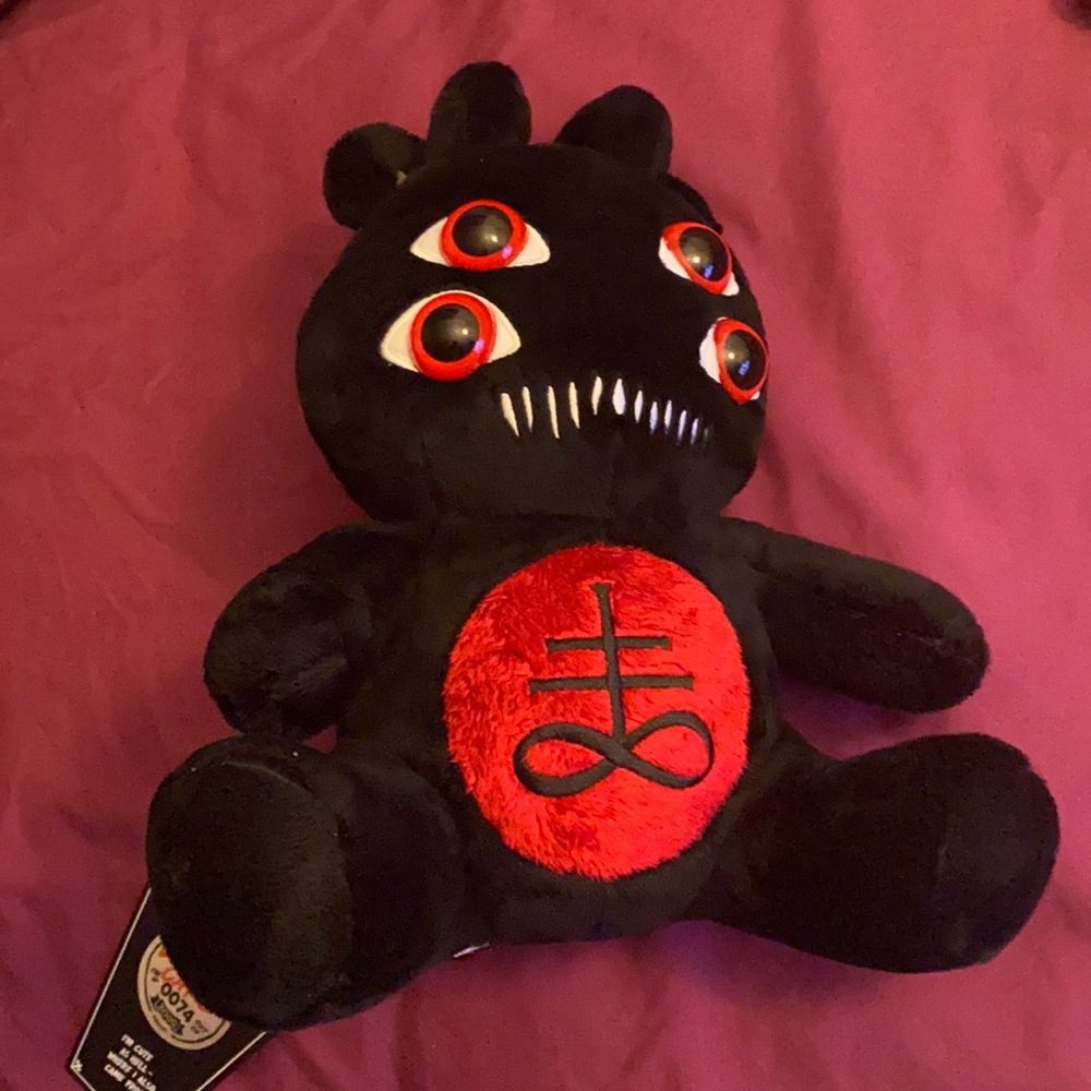 Killstar Kreeptures don’t care bear, 74/3000